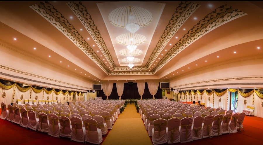 Em El Em Kalyana Mandapam — real scraped venue entrance & hall view