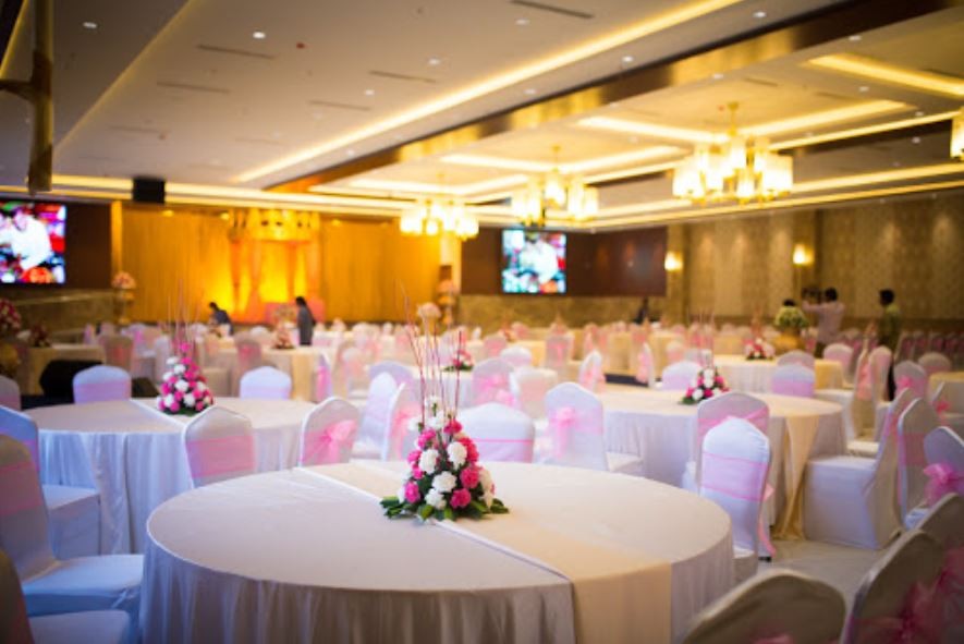 M Weddings & Conventions main hall interior and seating view 2