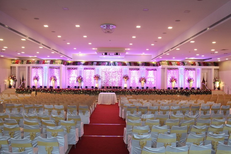 S M Mahal, Tiruvallur — traditional South Indian Kalyana Mandapam interior and stage