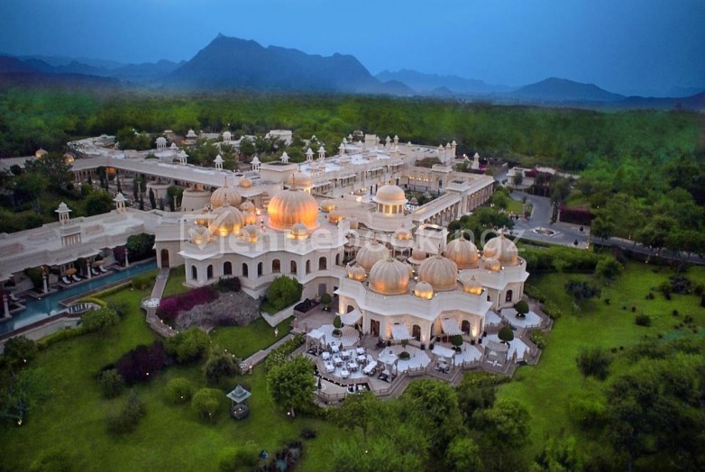 Sri Balaji Mahal, Tiruvallur — main venue exterior building and entrance